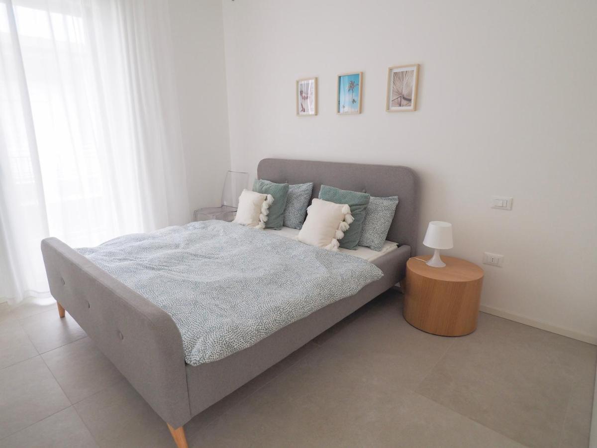 Apartment Luma With Pool ลิโดดิเยโซโล ภายนอก รูปภาพ